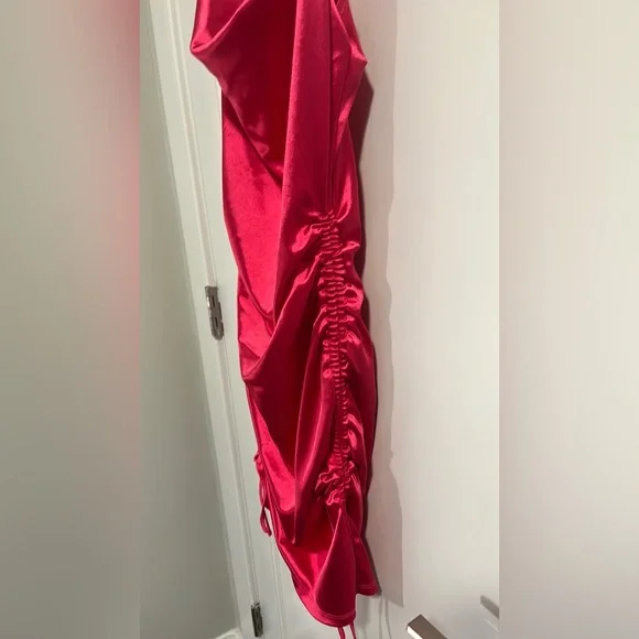 Hot pink dress!! - Picture 2 of 2